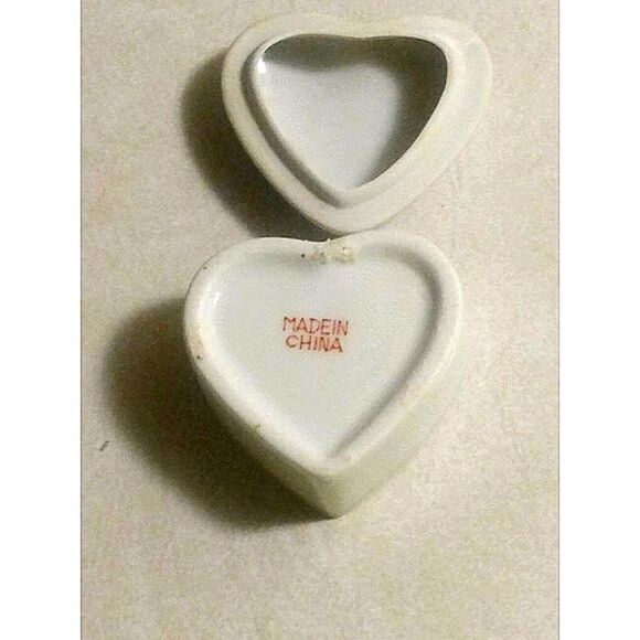 VINTAGE PORCELAIN JEWELRY BOX , TRINKET BOX - Picture 3 of 3